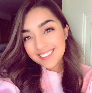 Meet your Posher, Corina